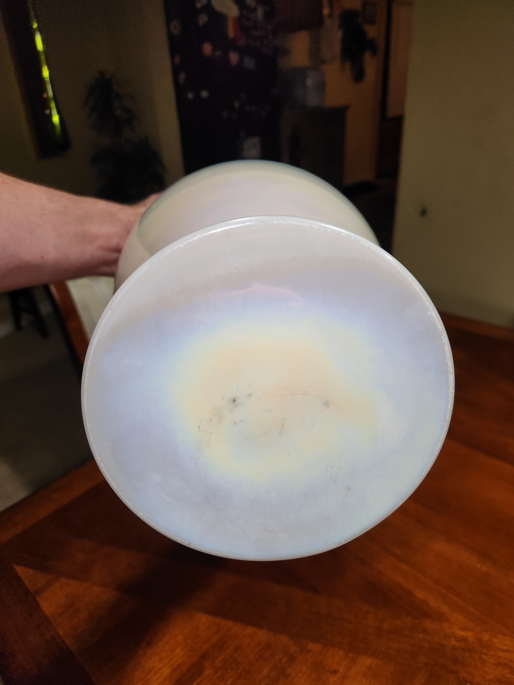 Vintage 14" Pearlescent Opalescent White Iridescent Hand Blown Art Flower Holder - Picture 6 of 6